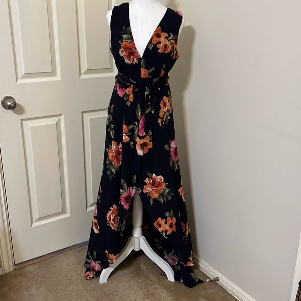 Juniors maxi skirt romper with a tie waist. Size M/S.